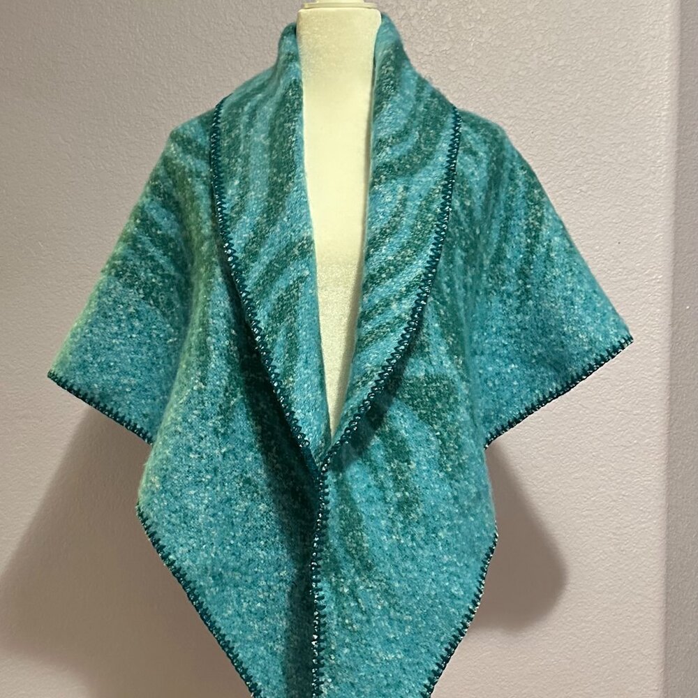 Women's Large Triangular Shawl / Wrap - image 1